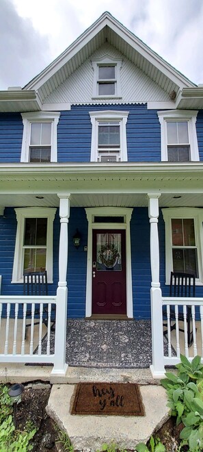 Exterior detail - Historic Farmhouse with private river access to Juniata River  (Hopewell)