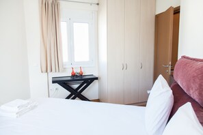 Apartment | 2 bedrooms, iron/ironing board, free WiFi - Great apt with amazing view in Koukaki (Athens)