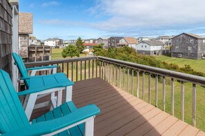 Property grounds - Totally Beach'n 4 Bedroom Home in Kill Devil Hills (Kill Devil Hills)