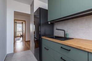 Fridge, oven, stovetop, coffee/tea maker - Apartment with Sea View | 2 Bedrooms, Balcony (Kołobrzeg)