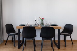 Dining - Apartment with Sea View | 2 Bedrooms, Balcony (Kołobrzeg)