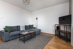 TV - Apartment with Sea View | 2 Bedrooms, Balcony (Kołobrzeg)