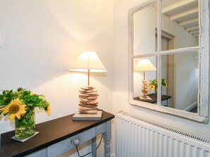 2 bedrooms, individually decorated, individually furnished, free WiFi - 16 Long Row (Belper)