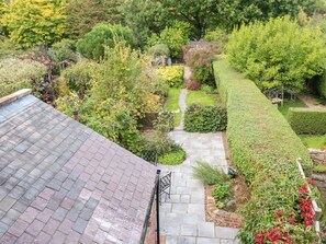 Property grounds - 16 Long Row (Belper)