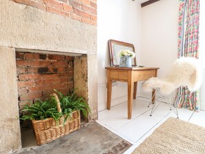 Interior - 16 Long Row (Belper)