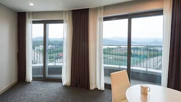 Phòng Royal (Family View) | Trang trí khác biệt, trang bị nội thất với thiết kế riêng biệt