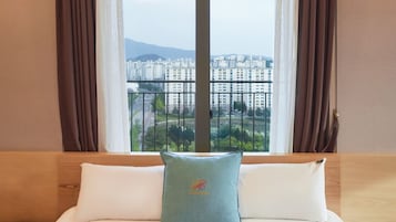 Royal Family Suite | Individually decorated, individually furnished, free WiFi, bed sheets