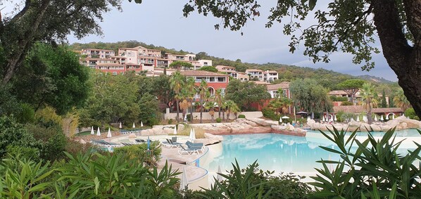 Piscine extérieure, piscine chauffée