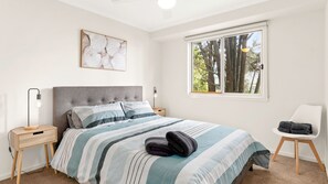 4 chambres, fer et planche à repasser, lit parapluie, accès Internet