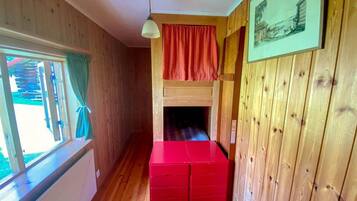 Cottage | 2 bilik tidur, seterika/papan seterika, Wi-fi percuma