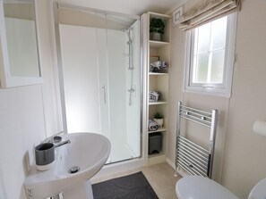 Shower - 11 Mansion View (Helensburgh)