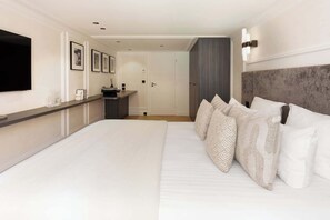 2 bedrooms, iron/ironing board, travel crib, WiFi