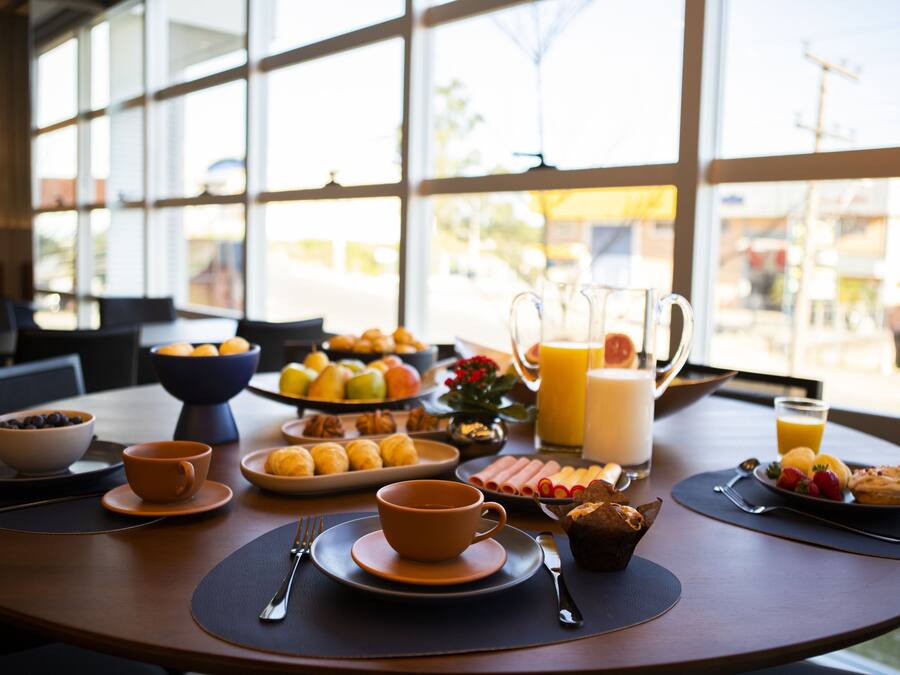 Free daily buffet breakfast