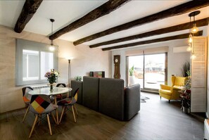 Interior - Exclusive penthouse with private terrace in front of Sagrada Familia (Barcelona)