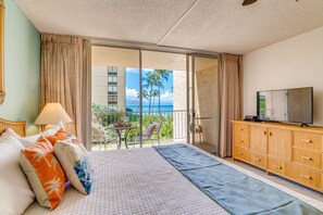 Iron/ironing board, WiFi, bed sheets - Bright Oceanview Studio Steps to Beach West Maui (Lahaina)