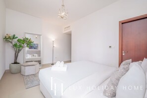 Deluxe Apartment | 2 bedrooms, individually furnished, free cribs/infant beds, free WiFi
