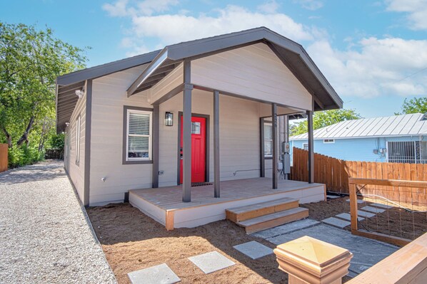 Front of property - Delightfully Renovated 4 Br/2 BA Near DT Riverwalk (San Antonio)