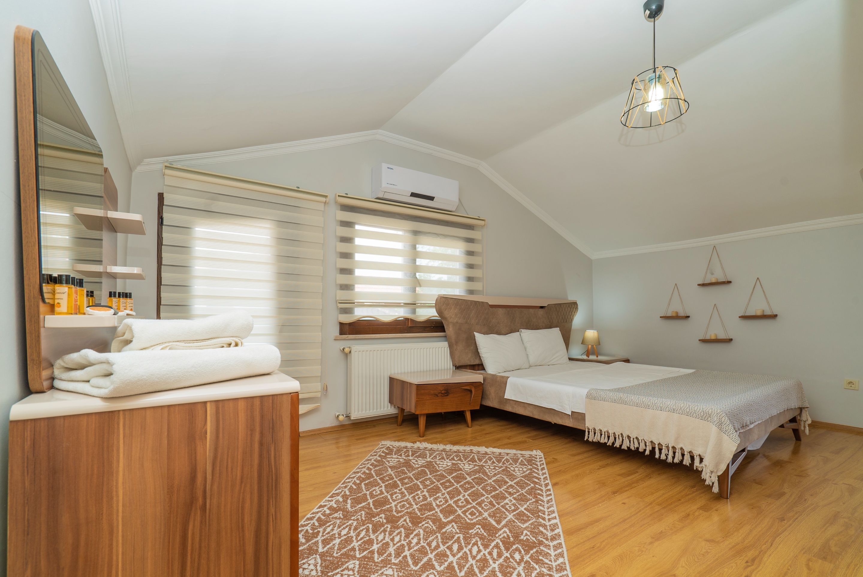 4 bedrooms, free WiFi