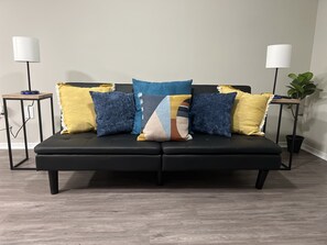 Living area - 1 Bedroom Atlanta Haven (Smyrna)