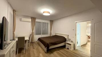 1 bedroom, desk, iron/ironing board, free WiFi