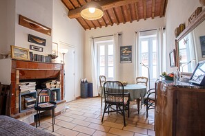 Dining - Vacation Home 'La Maison et Son Jardin Clos' with Private Terrace & Wi-Fi (PORQUEROLLES)