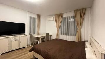 1 bedroom, iron/ironing board, free WiFi, bed sheets