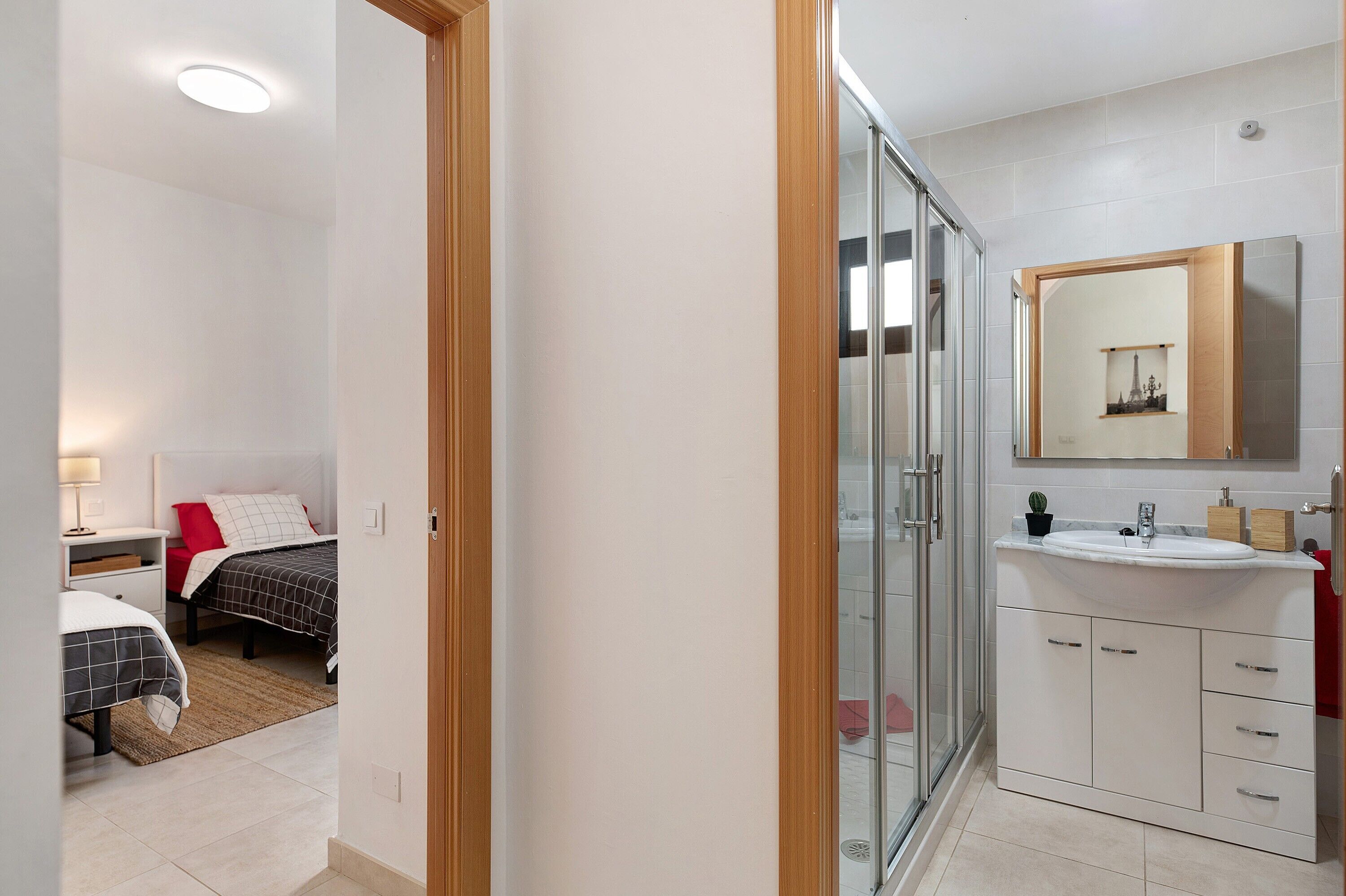 2 bedrooms, iron/ironing board, free WiFi, bed sheets