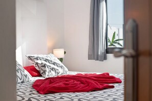 2 habitaciones, tabla de planchar con plancha y wifi gratis 