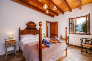 3 bedrooms, iron/ironing board, free WiFi, bed sheets - Holiday Home 'Can Bordoy' with Mountain View, Pool, Garden & Terrace (FORNALUTX)