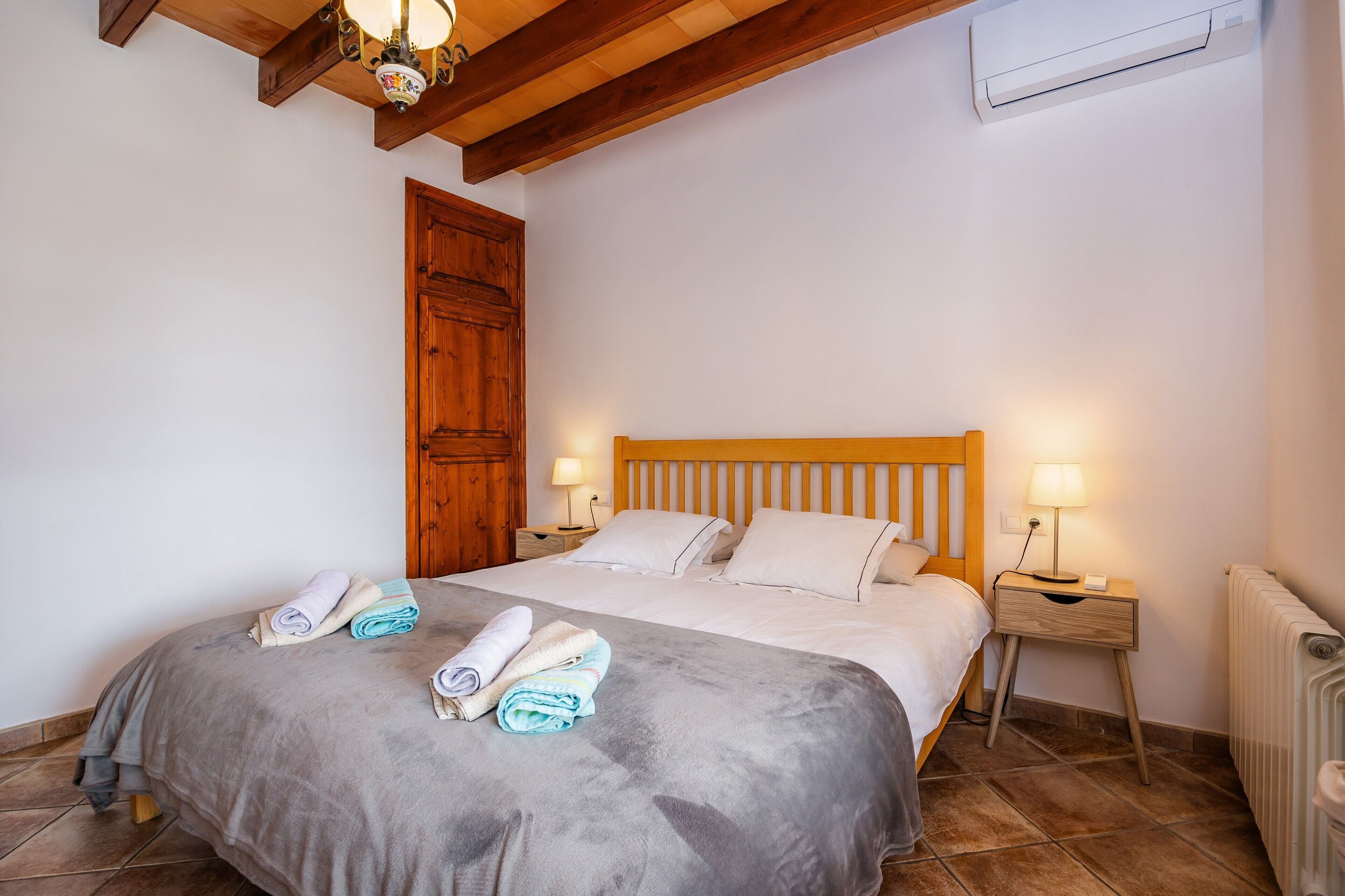 3 habitaciones, tabla de planchar con plancha y wifi gratis 