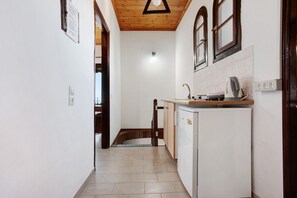 Interior - Apartment "Yiannis 5 Adults" with Sea View, Shared Garden & Wi-Fi (Zakynthos)