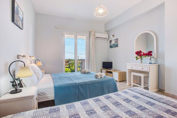 Fer et planche à repasser, accès au Wi-Fi (inclus), literie fournie