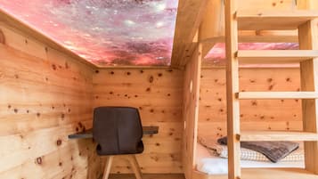 2 bedrooms, free WiFi, bed sheets, wheelchair access