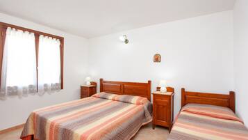 2 camere, ferro/asse da stiro, Wi-Fi gratuito, lenzuola