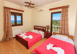 4 bedrooms, iron/ironing board, free WiFi, bed sheets