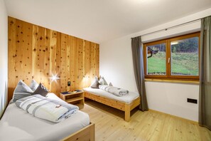 2 chambres, Wi-Fi gratuit, draps fournis