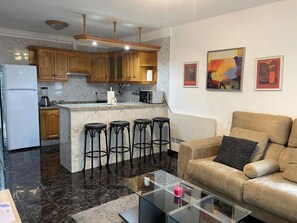 Smart TV - House The Water Mountain (Erjos)