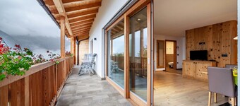Family-Friendly Holiday Apartment 'Residence Kalchgruberhof Zirbe' with Lake View & Wi-Fi