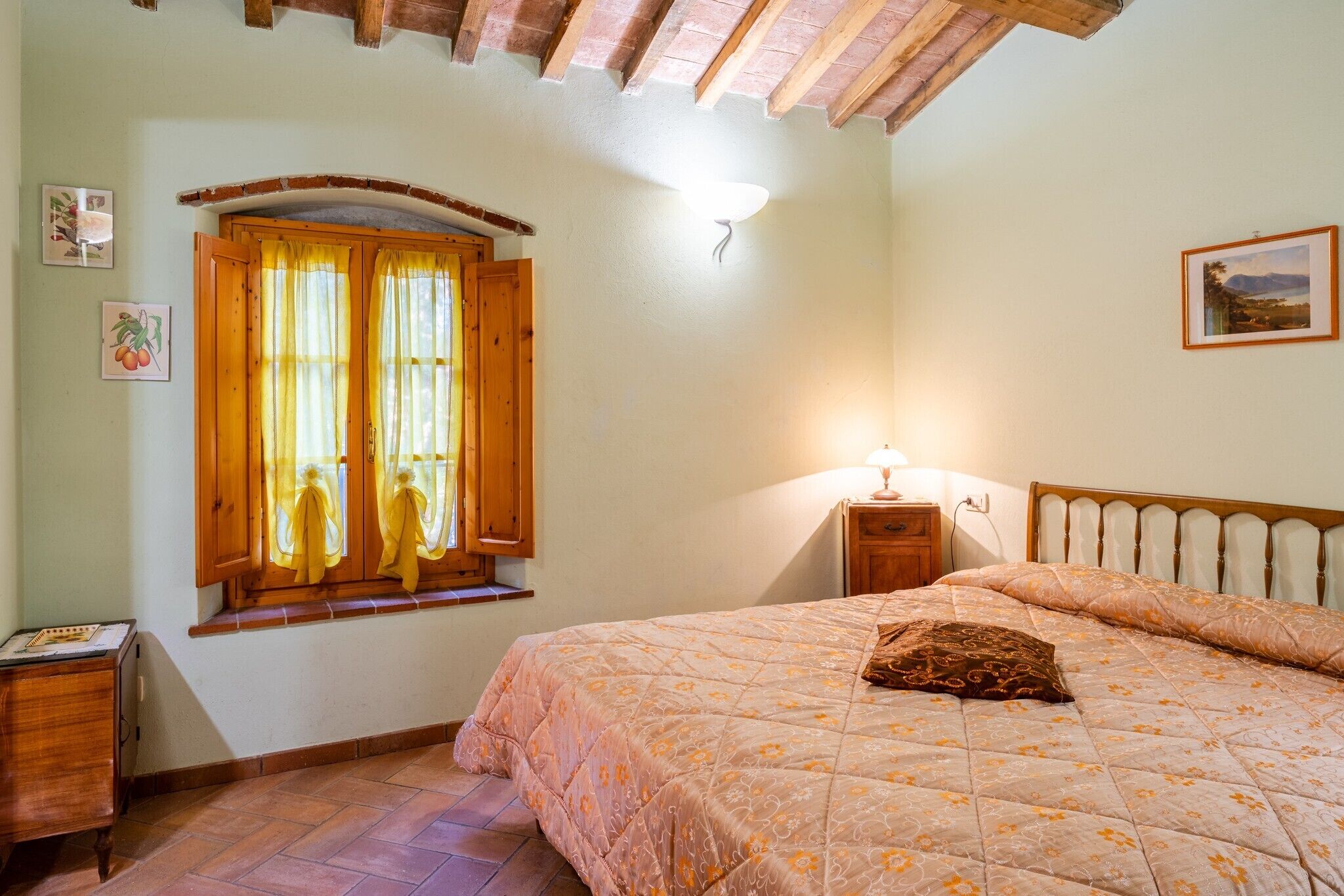 3 bedrooms, iron/ironing board, bed sheets