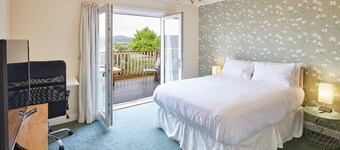 Host & Stay | Coach Cottage