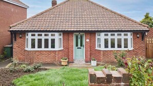 Exterior - Host & Stay | Coach Cottage (Saltburn-by-the-Sea)