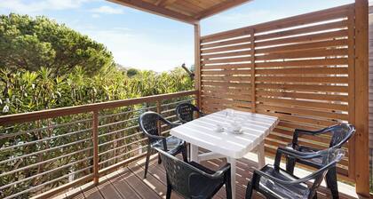 Mobilheim Alloro 165' mit Pool, privater Terrasse und WLAN