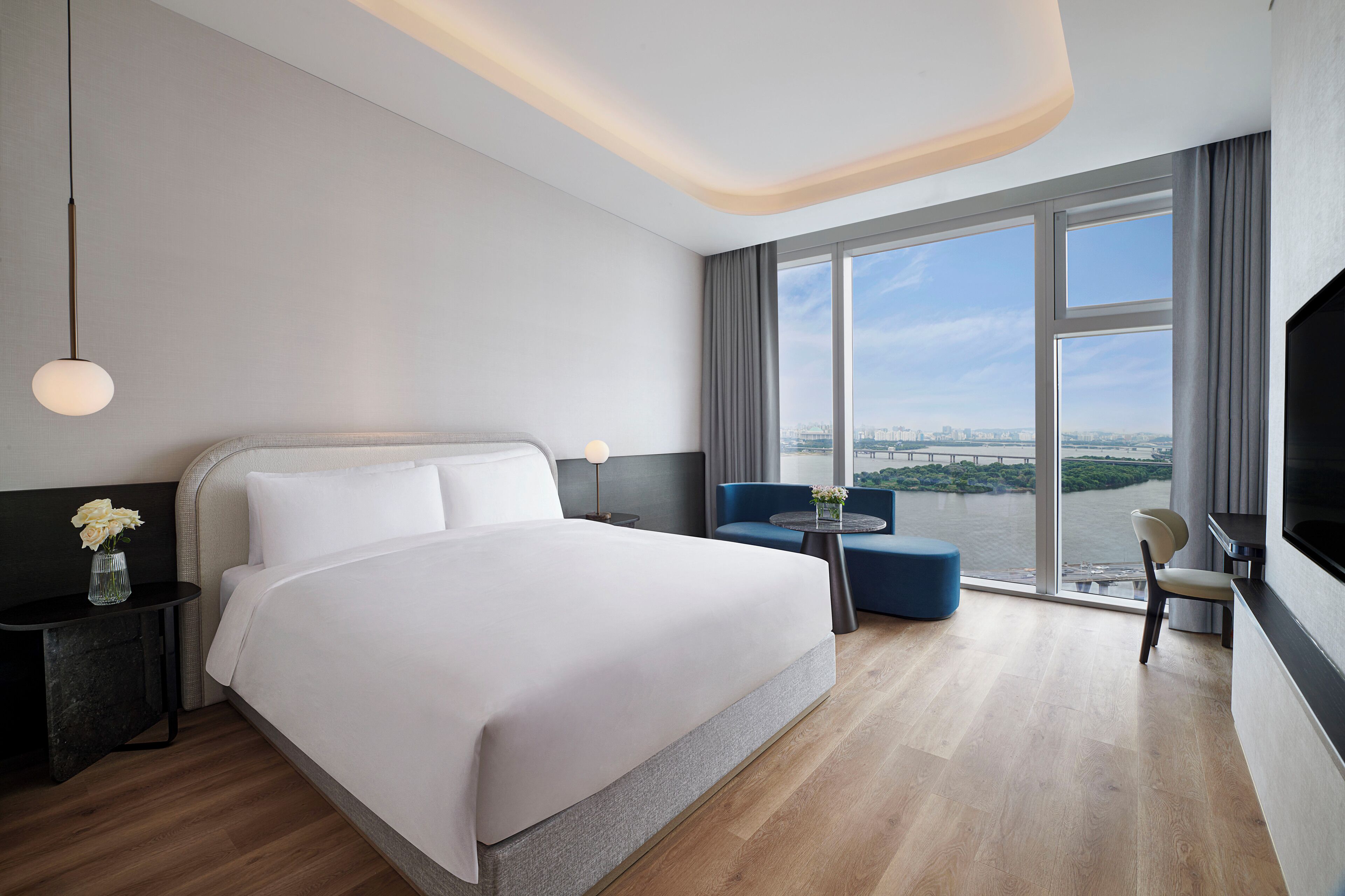 Ropa de cama de alta calidad, edredón y minibar 