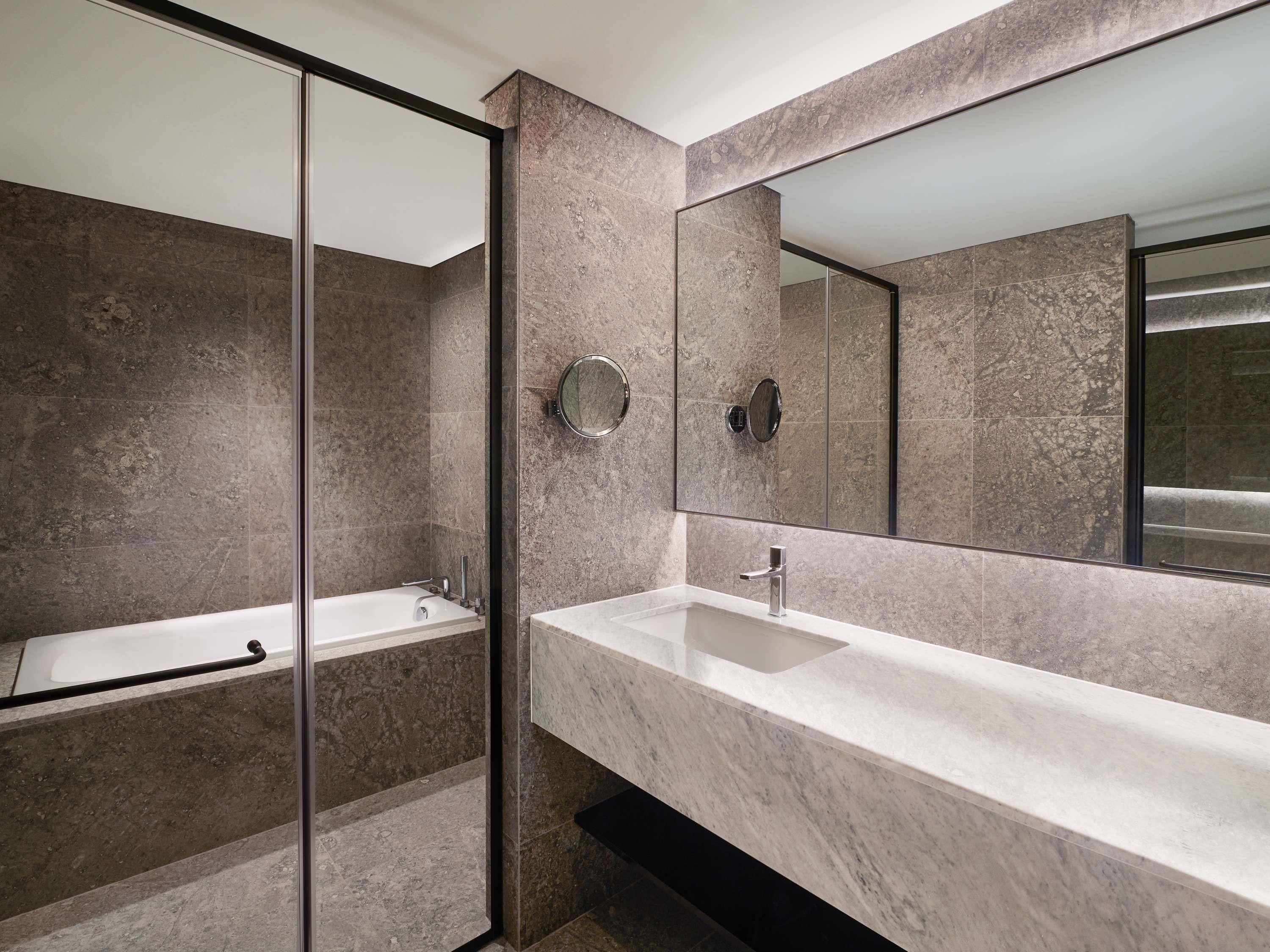 Premier Namsan Room with 1 King bed, Namsan view | Premium bedding, down duvets, minibar, in-room safe