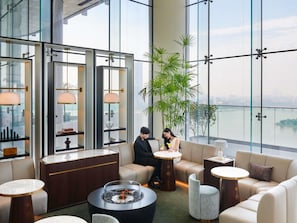 Bar (on property) - Hotel Naru Seoul - MGallery Collection (Seoul)