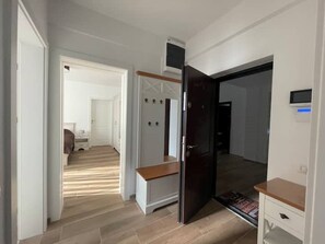 Interior - Maya @Iarca Inn (București)