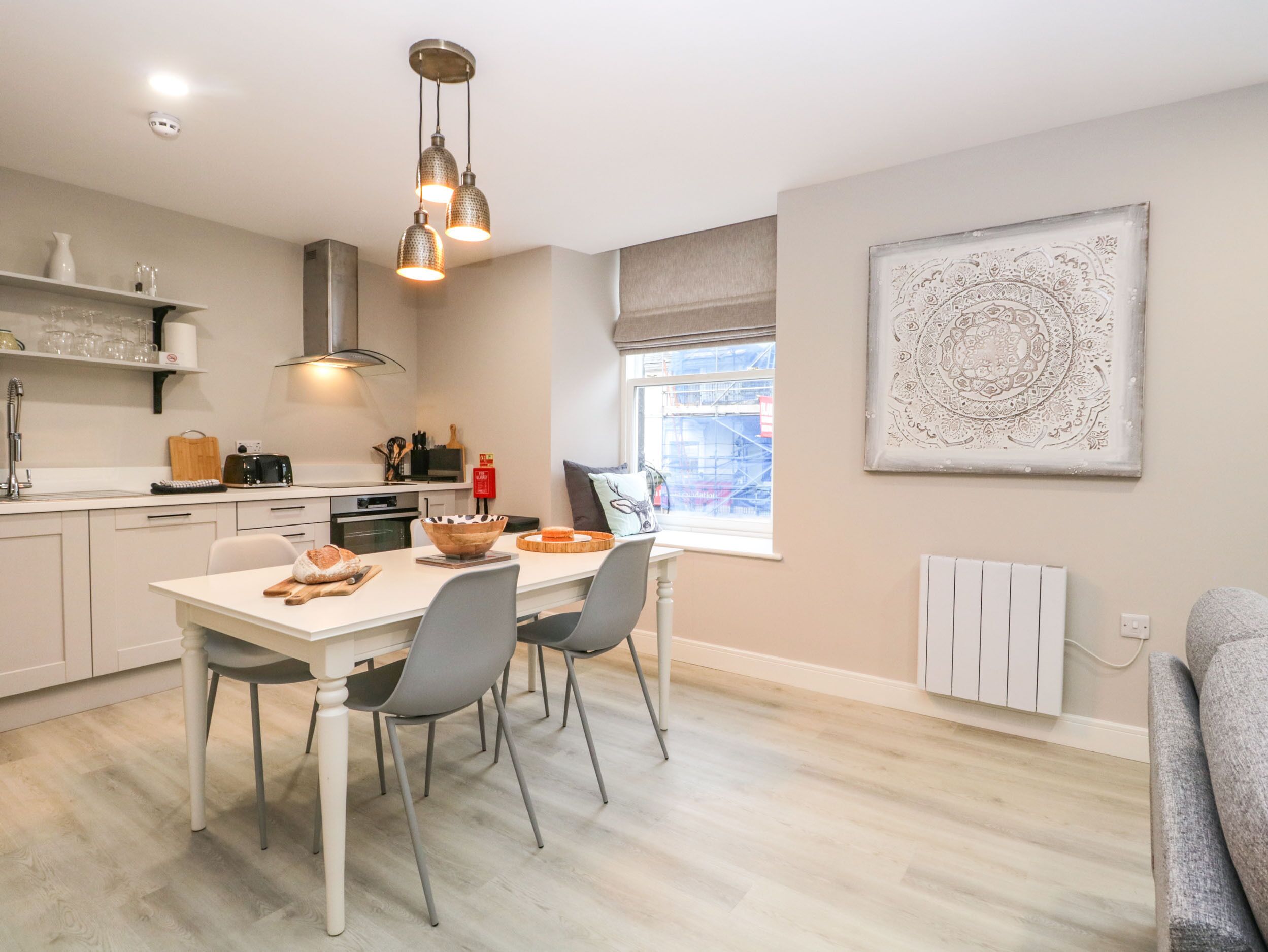 Cottage | Dining