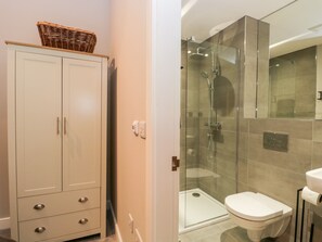Cottage | Bathroom | Shower - Grizedale (Kendal)