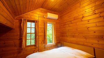 4 bedrooms, bed sheets