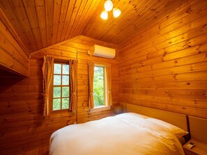 4 bedrooms, bed sheets